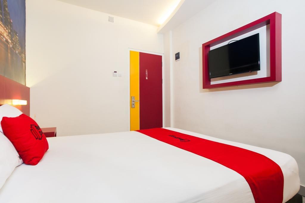 Reddoorz Near Hawaii Water Park Hotel Malang Ngoại thất bức ảnh